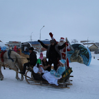 Новогодние покатушки с Дедом Морозом и Снегурочкой